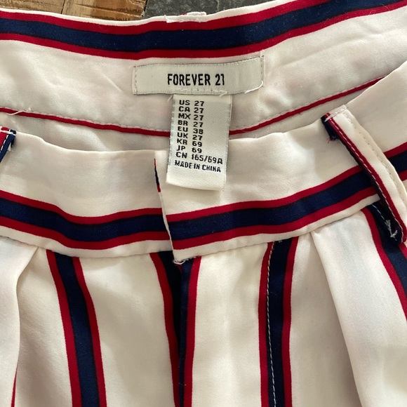 Forever 21 Shorts - Picture 3 of 3